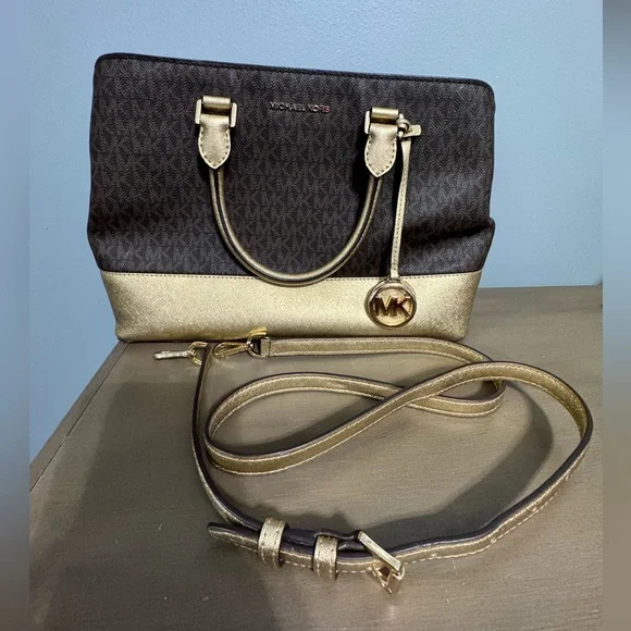 Michael Kors Large Savannah Satchel - Picture 3 of 14